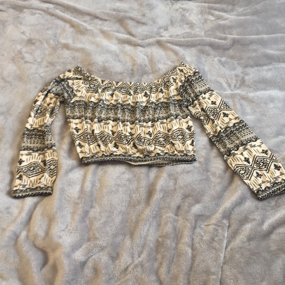 Cream long sleeve crop top w/ black tribal prints